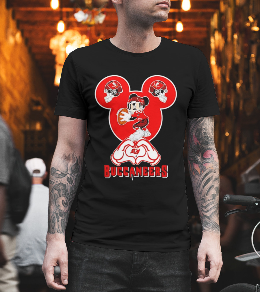 Tampa Bay Buccaneers Mickey Mouse Football Love Heart T-Shirt