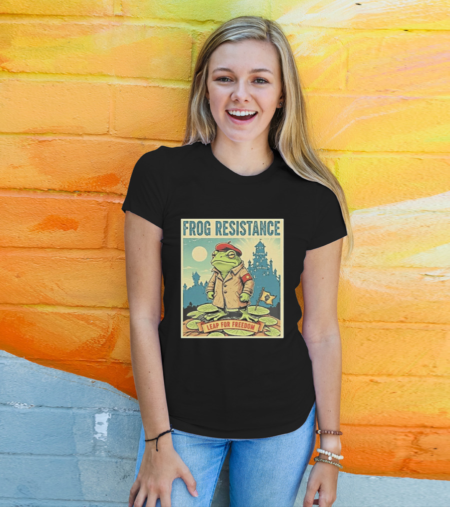 Classic Frog Resistance Leap For Freedom Castle Beret Moonlight Lily Pads T-Shirt