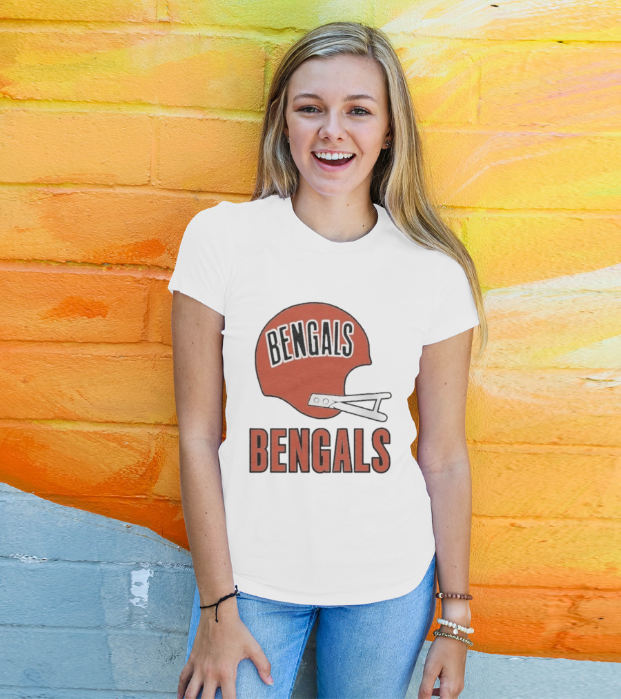 Bengals Big Helmet Cincinnati Football Team Retro Fan Gear T-Shirt
