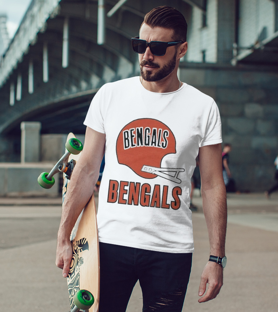 Bengals Big Helmet Cincinnati Football Team Retro Fan Gear T-Shirt