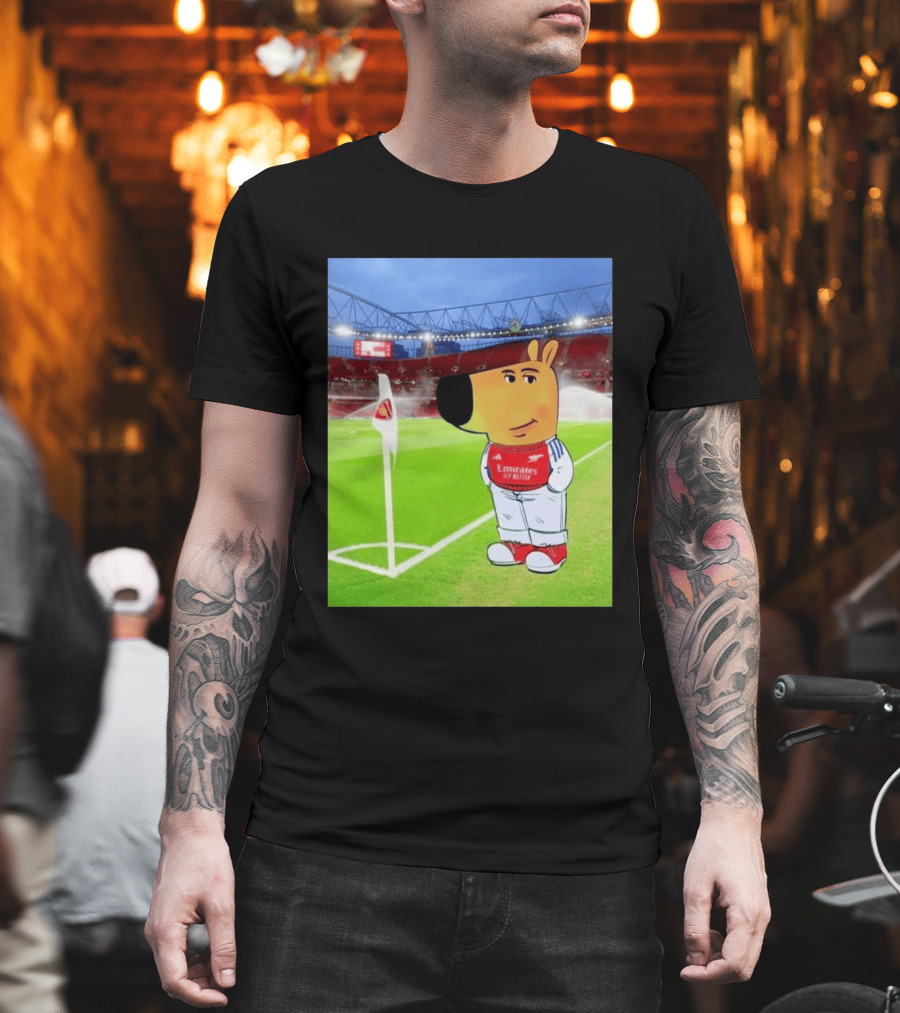 Chill Cartoon Dog In Arsenal Kit At Stadium Awaiting UCL Victory T-Shirt