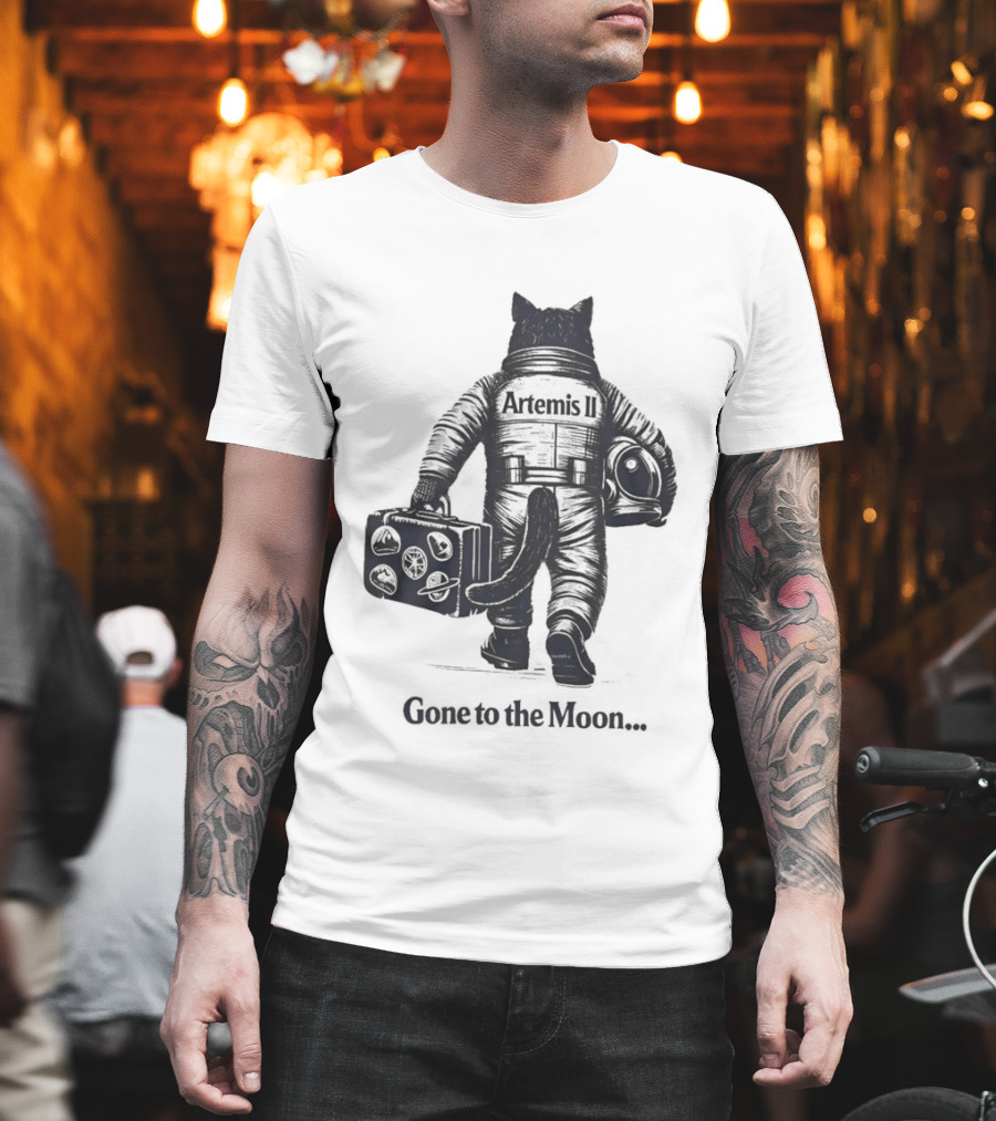 Artemis II Moon Mission Cat Astronaut Gone to the Moon T-Shirt