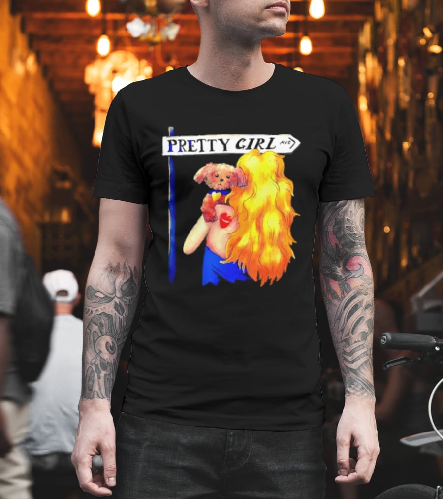 Pretty Girl Avenue Blonde Woman With Teddy Bear And Heart Tattoo T-Shirt