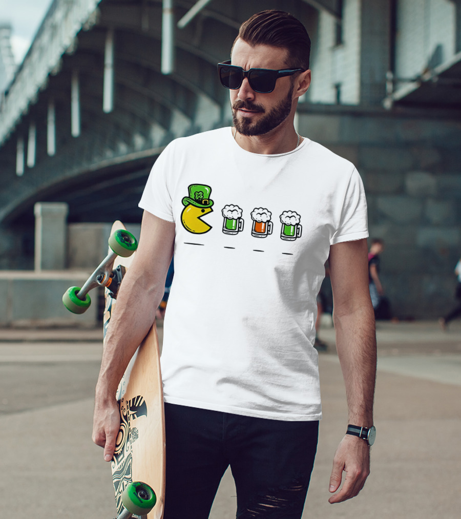 Pac Man St Patrick's Day Leprechaun Hat With Green Beer S T-Shirt