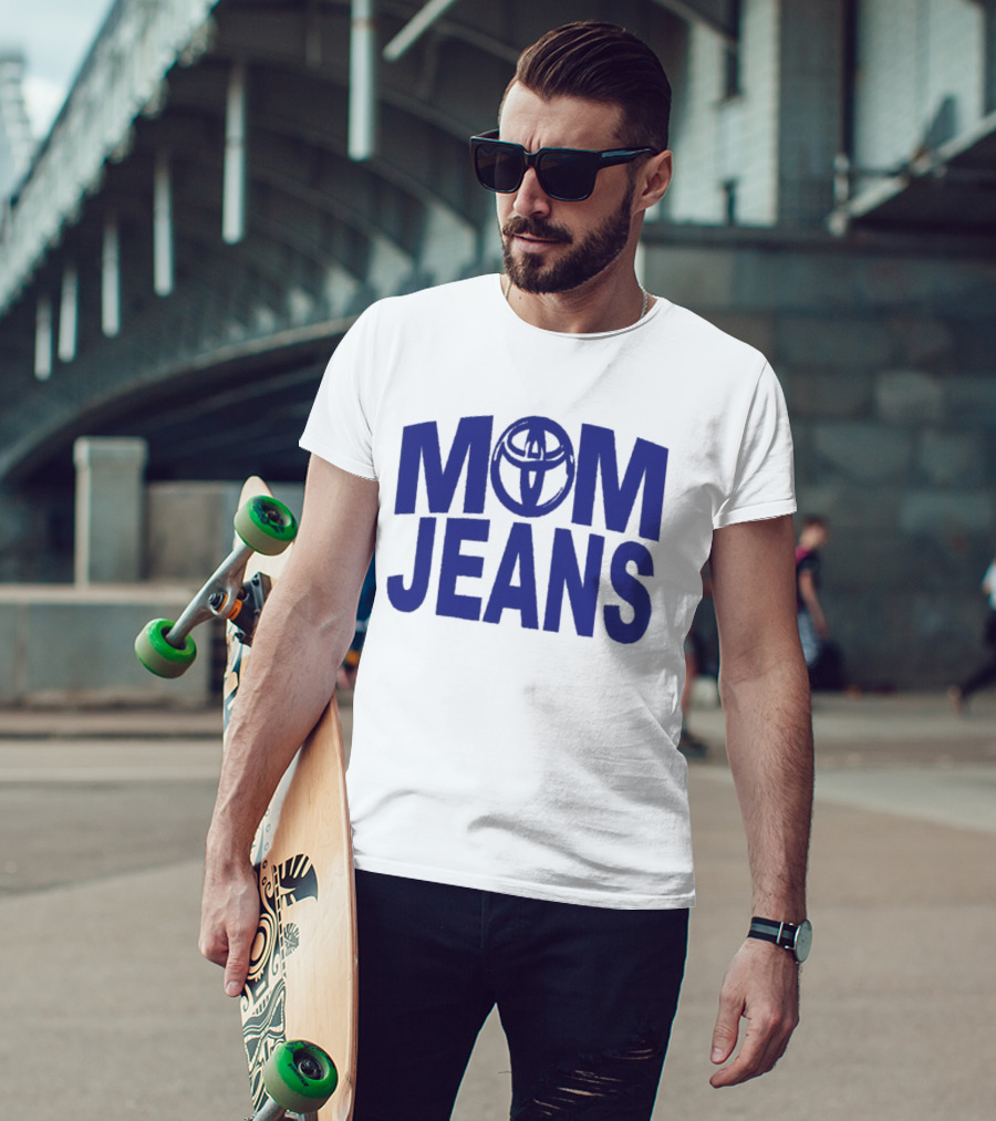 MOM JEANS Toyota T-Shirt