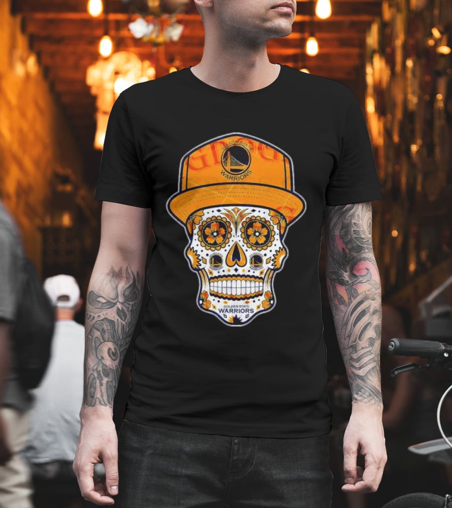Golden State Warriors Sugar Skull Día De Muertos Cap And Floral T-Shirt