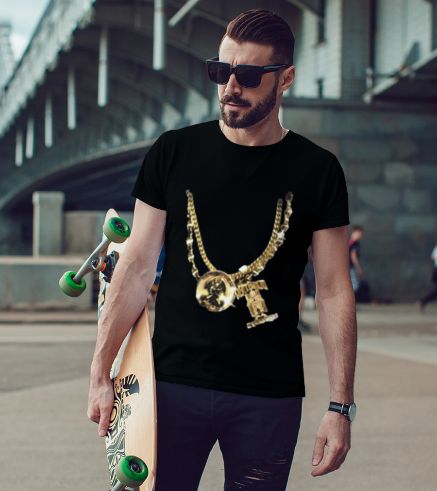 2Pac Gold Necklace Iconic Hip Hop Jewelry T-Shirt