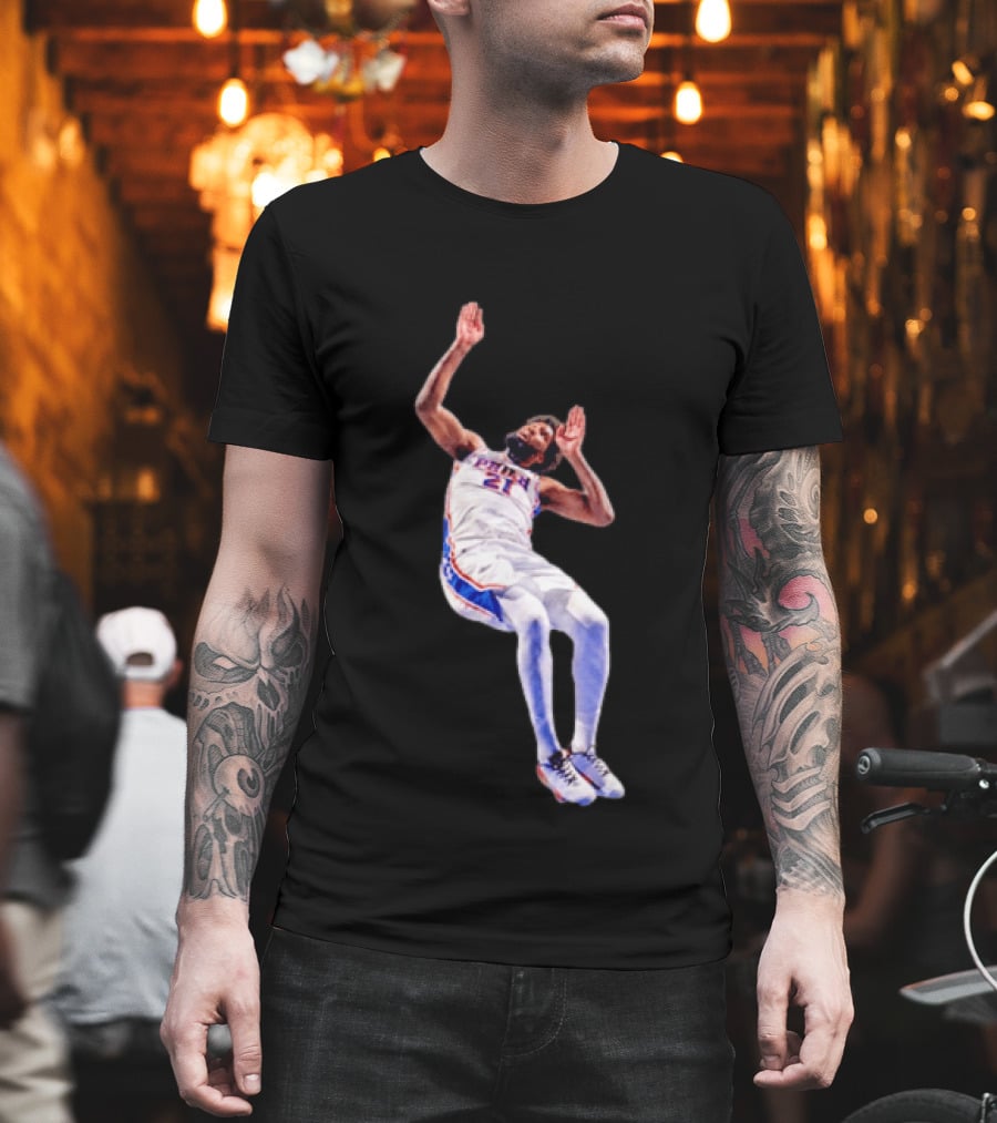 New York Knicks Mitchell Robinson Dunking On Philadelphia Player T-Shirt