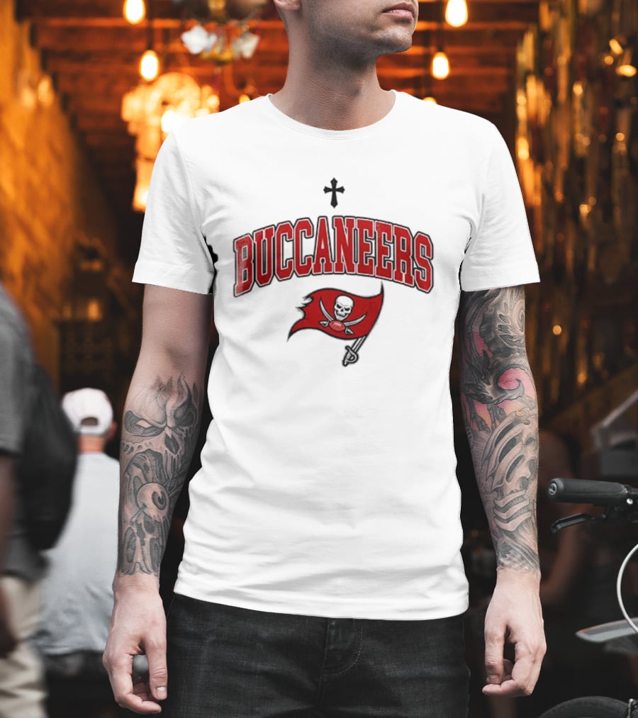 Tampa Bay Buccaneers Jesus Cross Skull Flag Lifetime Member T-Shirt