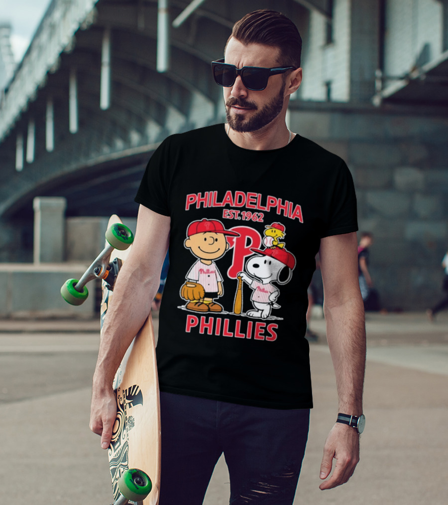 Philadelphia Phillies Est 1962 Snoopy Woodstock Baseball Peanuts T-Shirt