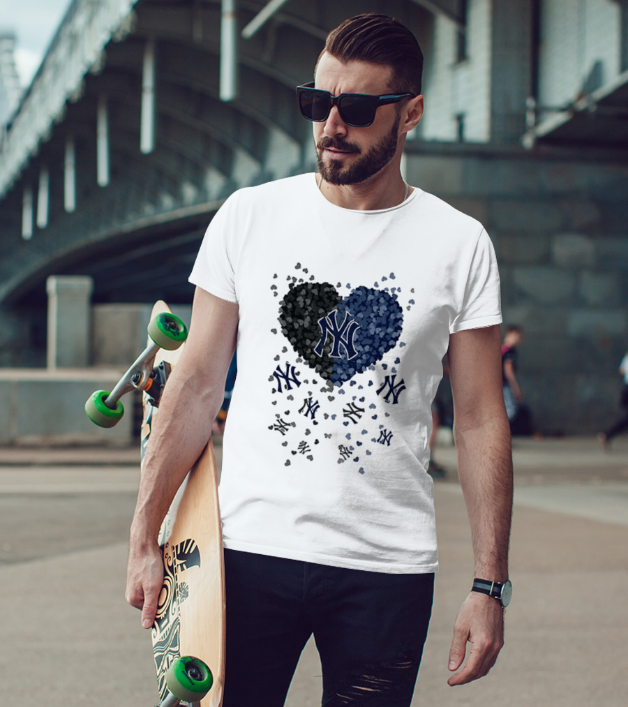 New York Yankees MLB Heart 2026 T-Shirt
