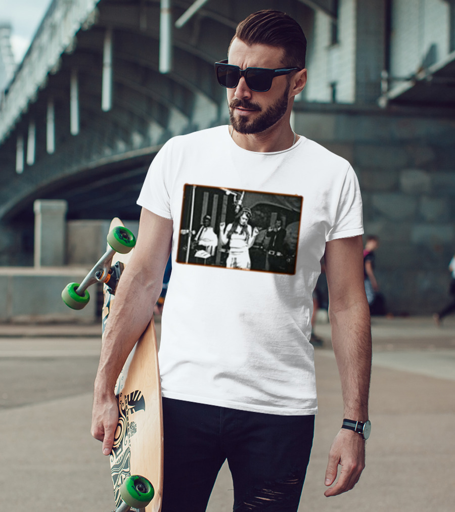 Sienna Spiro Visitor Studio Retro Black And White Music Scene T-Shirt