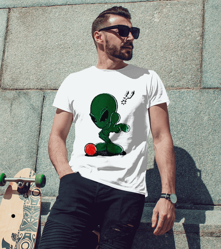 San Antonio Spurs Alien Basketball Dribble T-Shirt