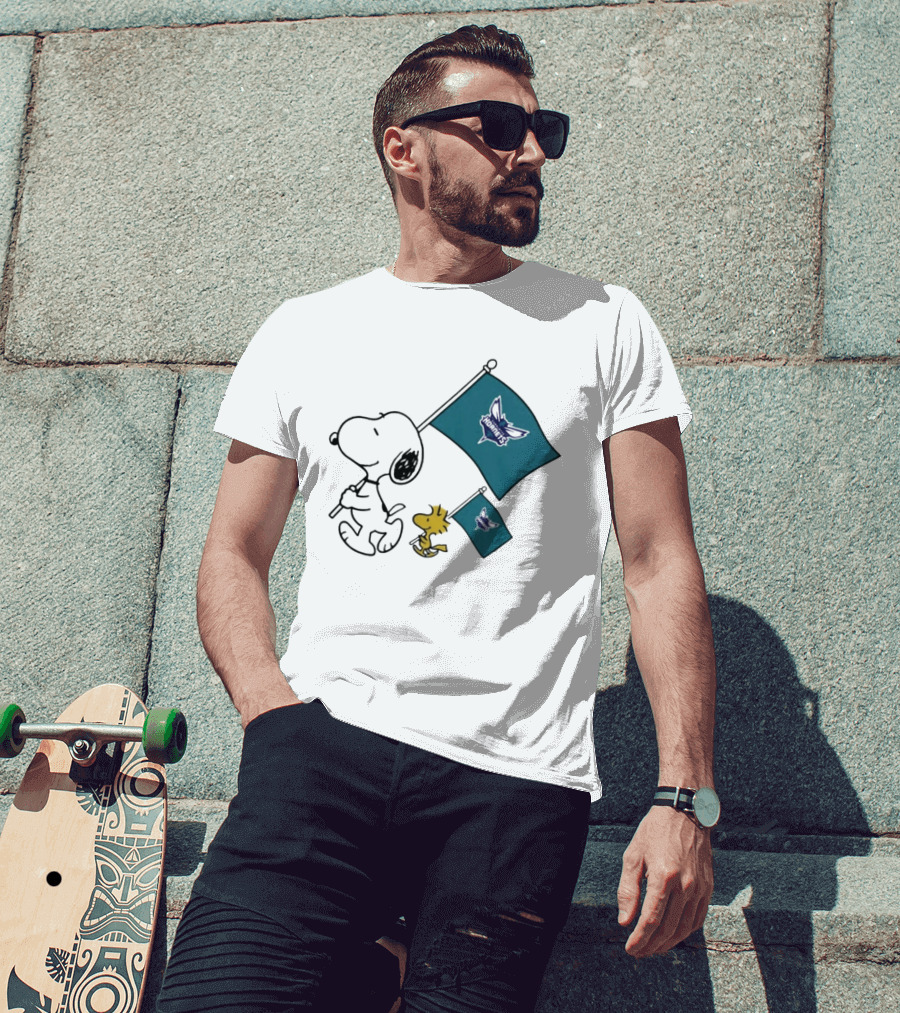 Snoopy And Woodstock Charlotte Hornets Flag Display T-Shirt