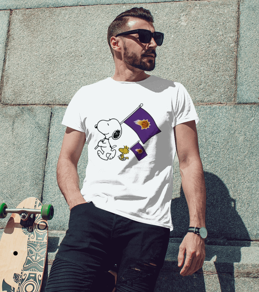 Phoenix Suns Snoopy Woodstock Holding Basketball Flag T-Shirt
