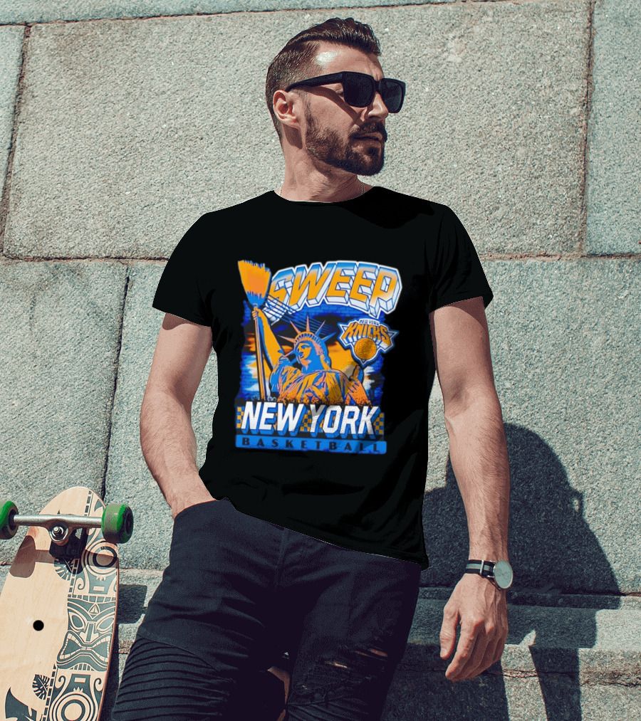Sweep New York Knicks Basketball Statue Of Liberty T-Shirt