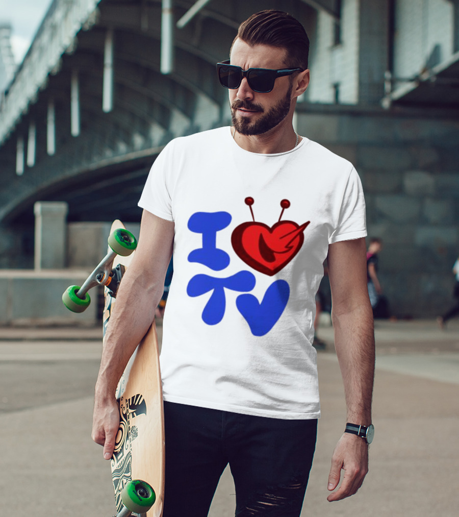 I Love TV Blue Red Heart Antenna T-Shirt