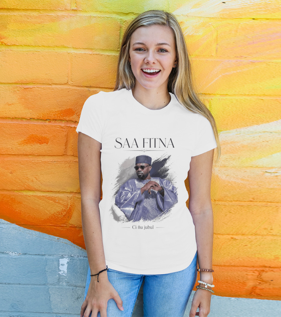 Saa Fitna Ci Nu Jubul Senegal Politics Blue Robe Man T-Shirt