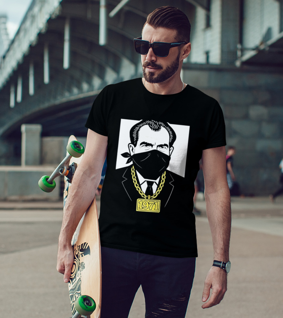 Richard Nixon 1971 Bandana Gold Chain T-Shirt
