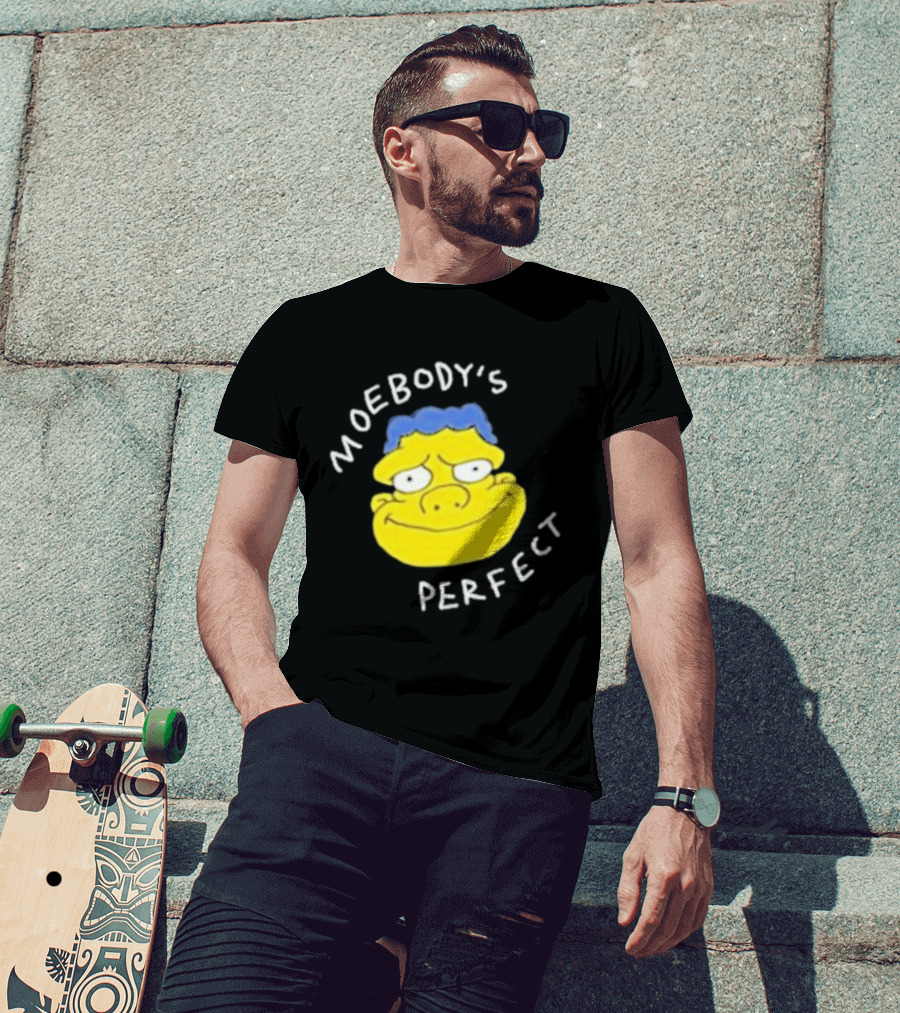 Moebody's Perfect Yellow Cartoon Face With Blue Hair Smirk T-Shirt