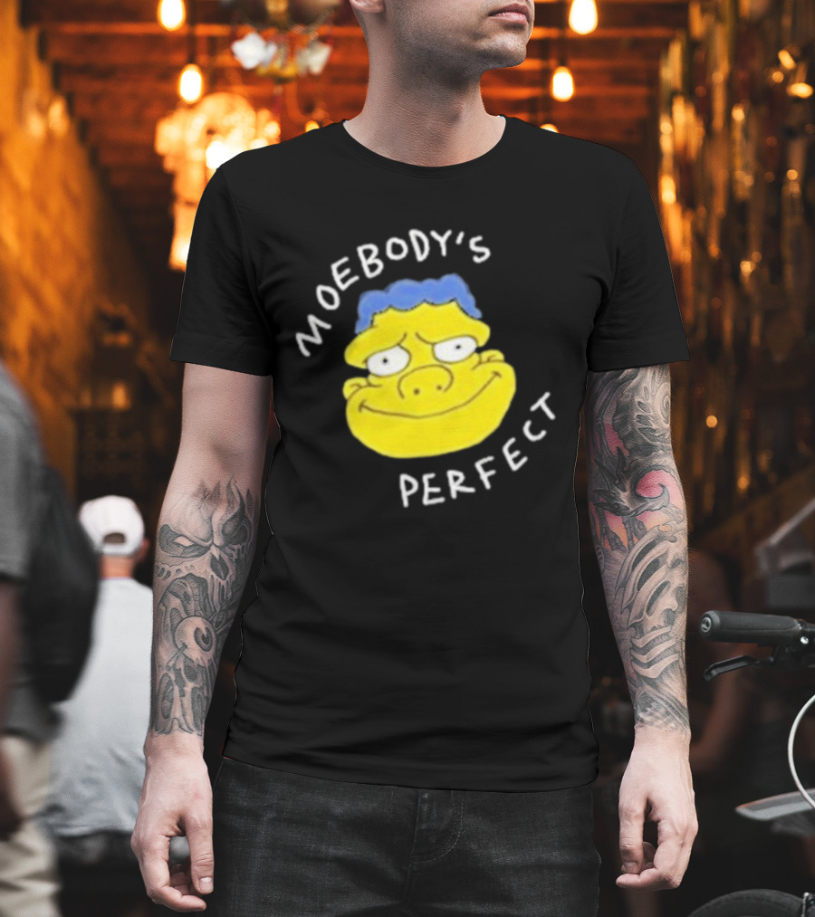 Moebody's Perfect Yellow Cartoon Face With Blue Hair Smirk T-Shirt