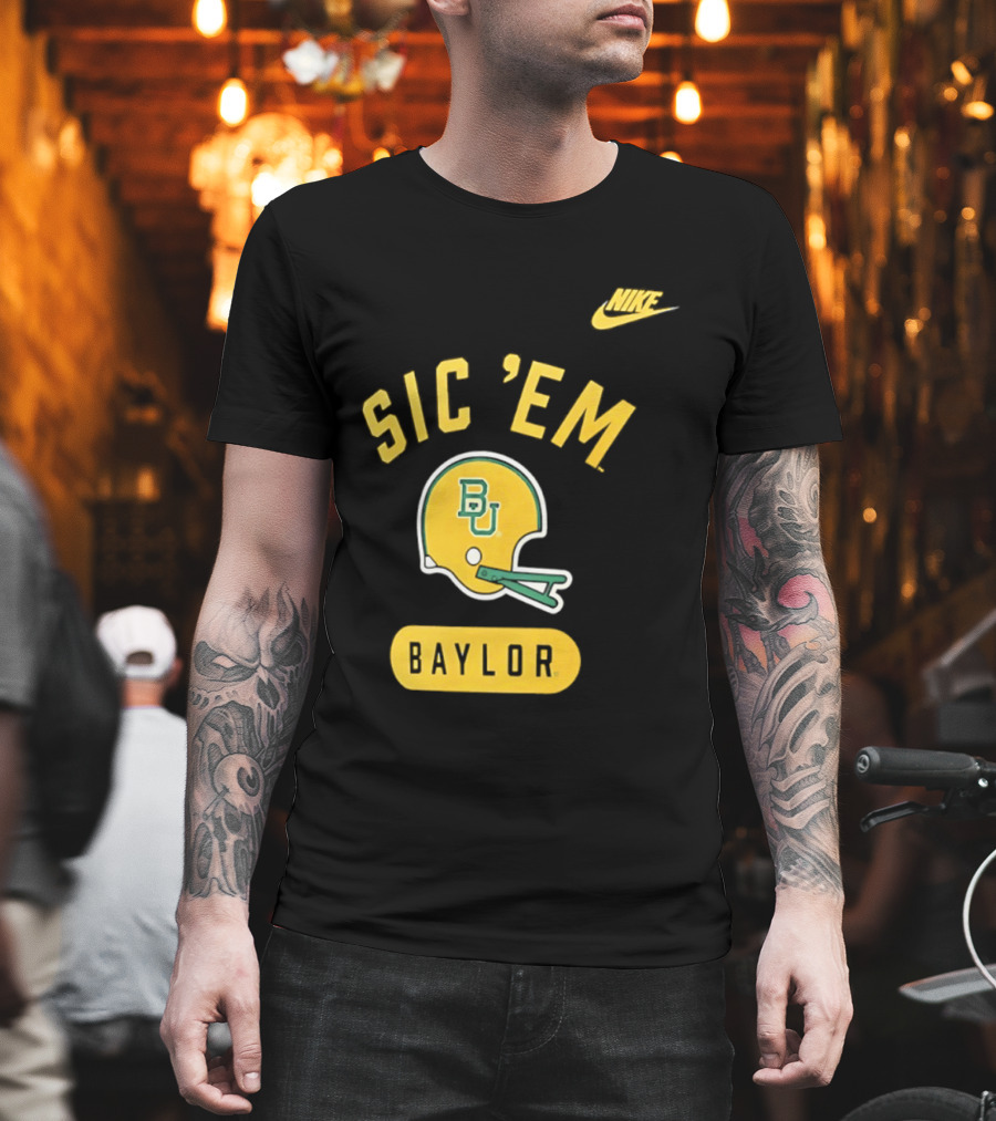 Nike Sic 'Em Baylor Football Helmet BU T-Shirt