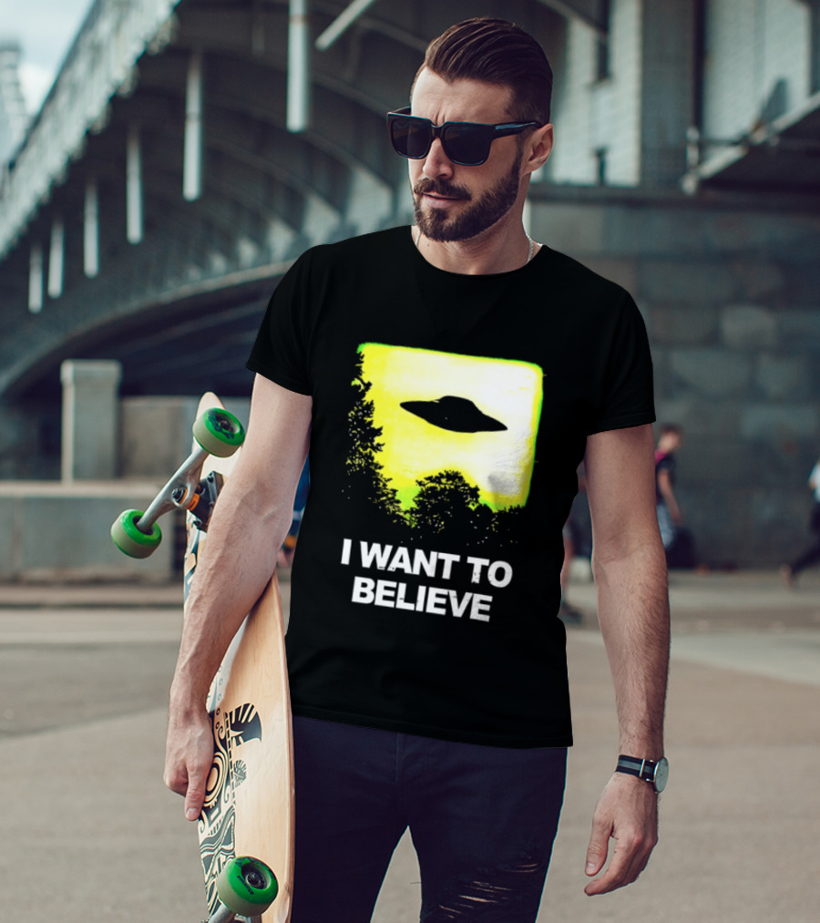 Alien I Want To Believe UFO Silhouette Paranormal Activity The Truth Is Out There T-Shirt