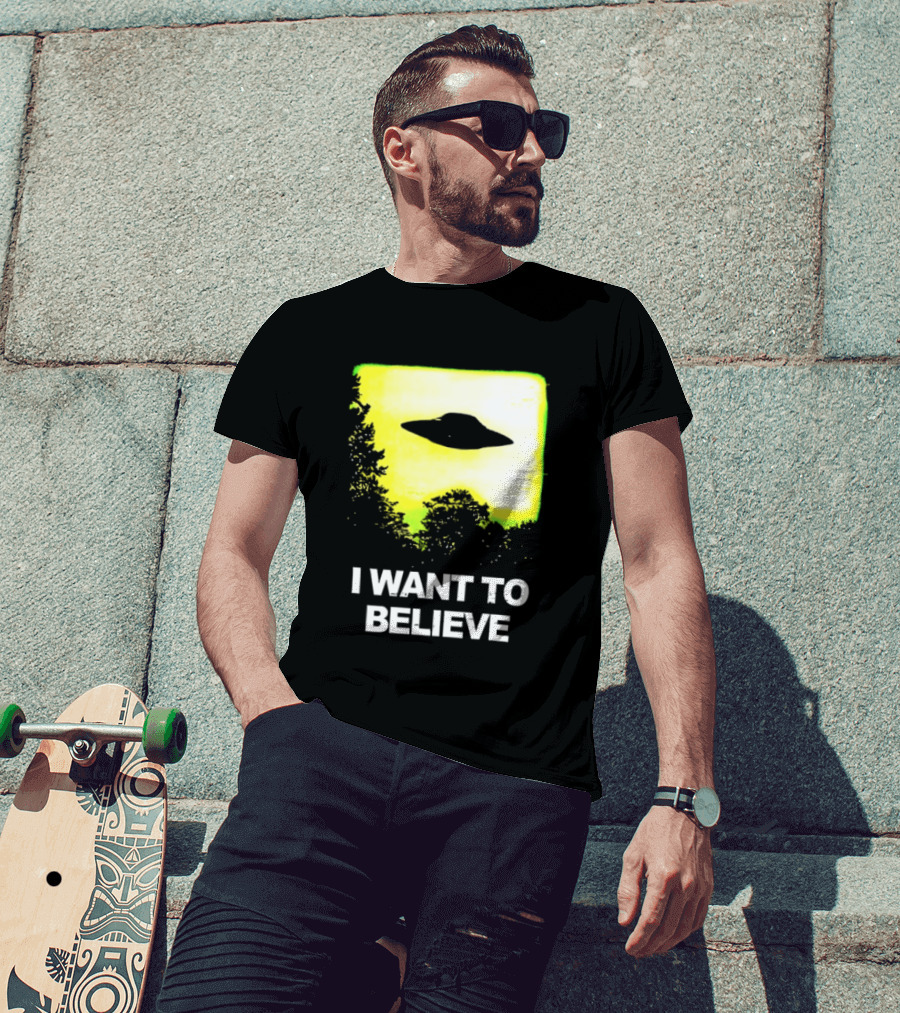 Alien I Want To Believe UFO Silhouette Paranormal Activity The Truth Is Out There T-Shirt