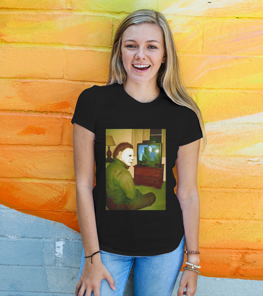 Michael Myers Ing Himself On TV Halloween Scene T-Shirt