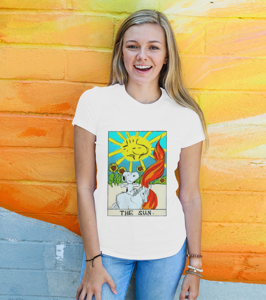 Snoopy The Sun Tarot Card Peanuts Charlie Brown Tarot T-Shirt