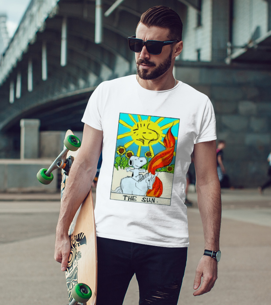 Snoopy The Sun Tarot Card Peanuts Charlie Brown Tarot T-Shirt