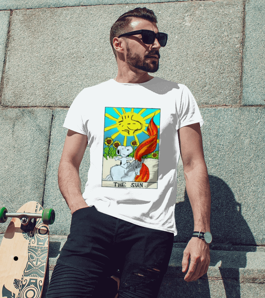 Snoopy The Sun Tarot Card Peanuts Charlie Brown Tarot T-Shirt