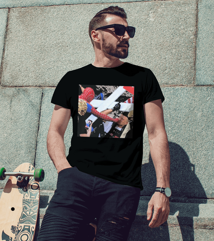 Minneapolis Spiderman Punching Police Protest Scene T-Shirt