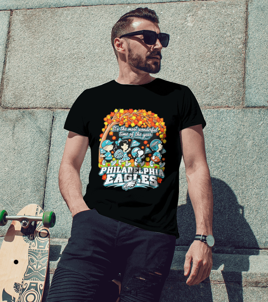 Philadelphia Eagles Peanuts Characters Autumn It's The Most Wonderful Time Of The Year T-Shirt