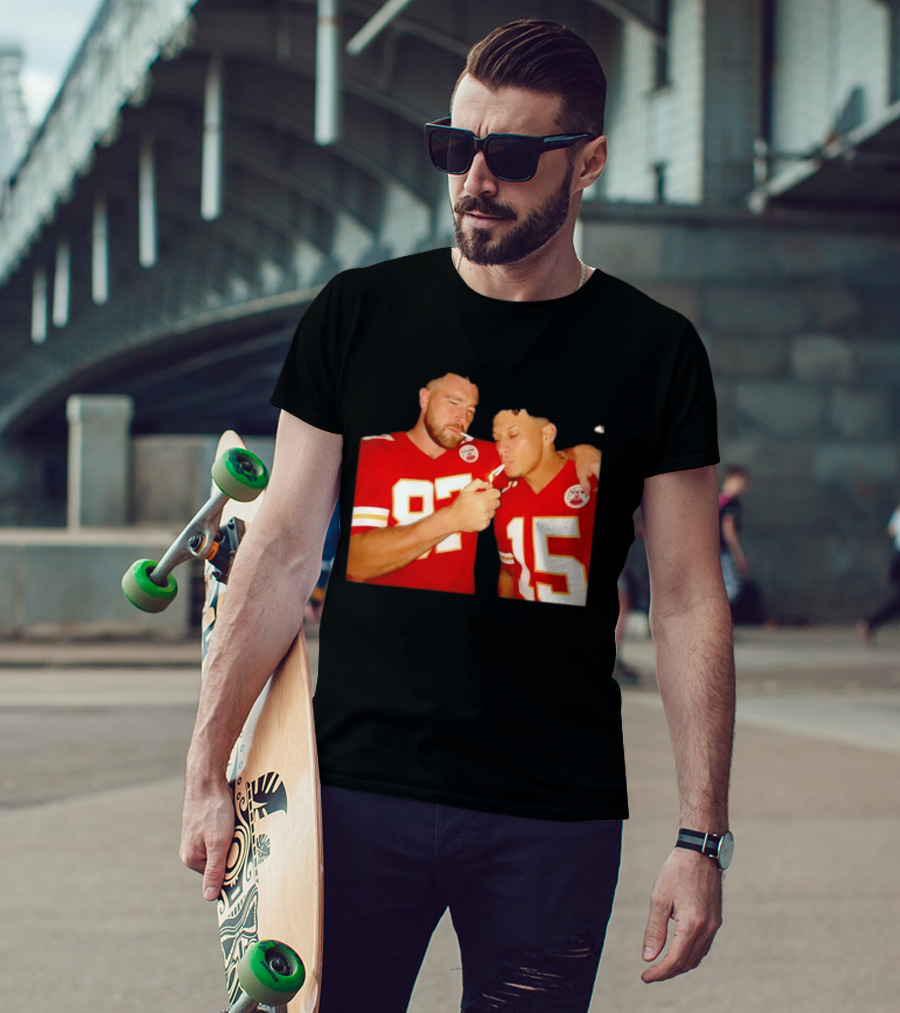Kansas City Chiefs Mahomes Kelce Smoking 87 15 T-Shirt