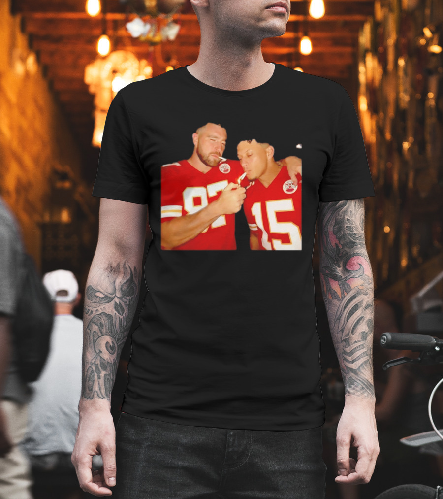 Kansas City Chiefs Mahomes Kelce Smoking 87 15 T-Shirt