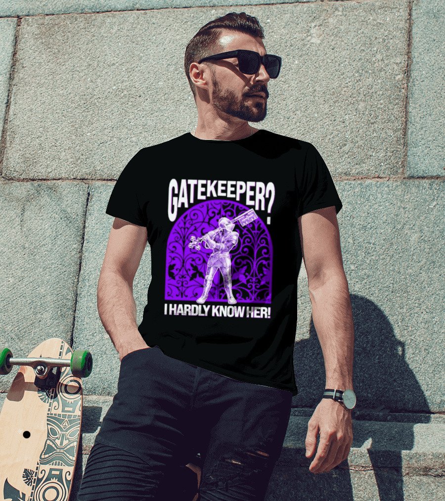 Gatekeeper I Hardly Know Her Knight In Armor Key Sword Purple T-Shirt
