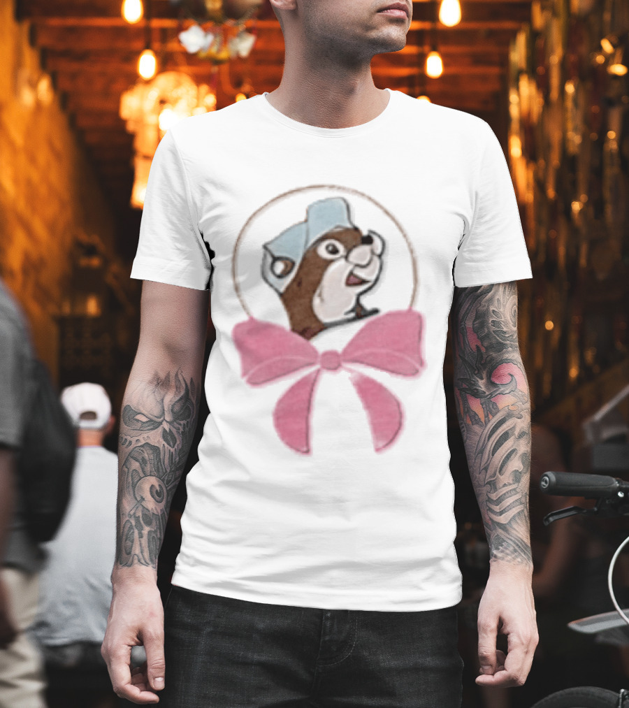 Buc Ee's Beaver With Pink Bow Icon In Circle T-Shirt
