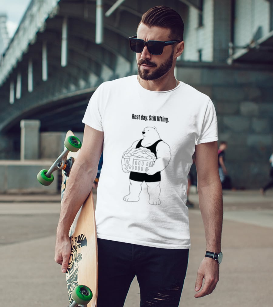 Rest Day Still Lifting Polar Bear Gym Humor Bodybuilder Training T-Shirt