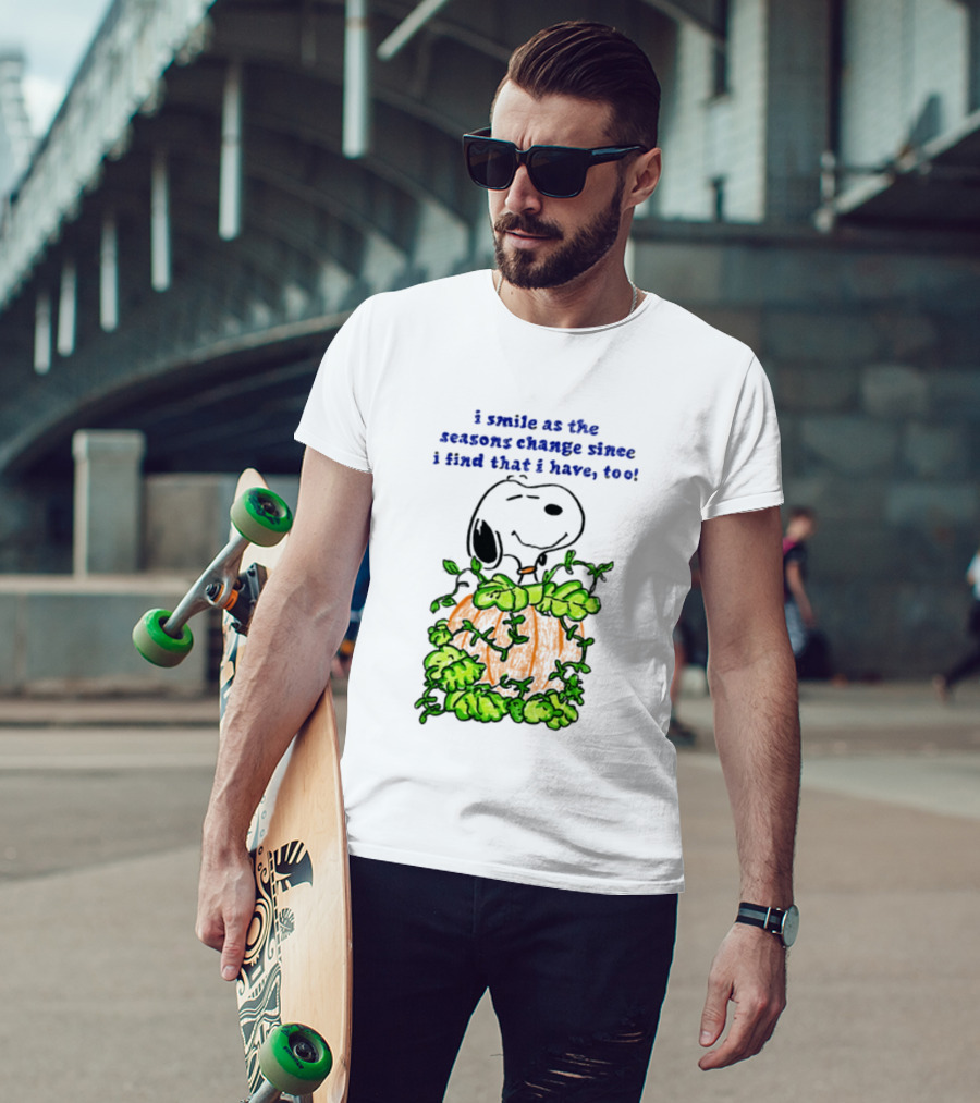 I Smile As The Seasons Change I Find That I Have Too Snoopy Pumpkin T-Shirt