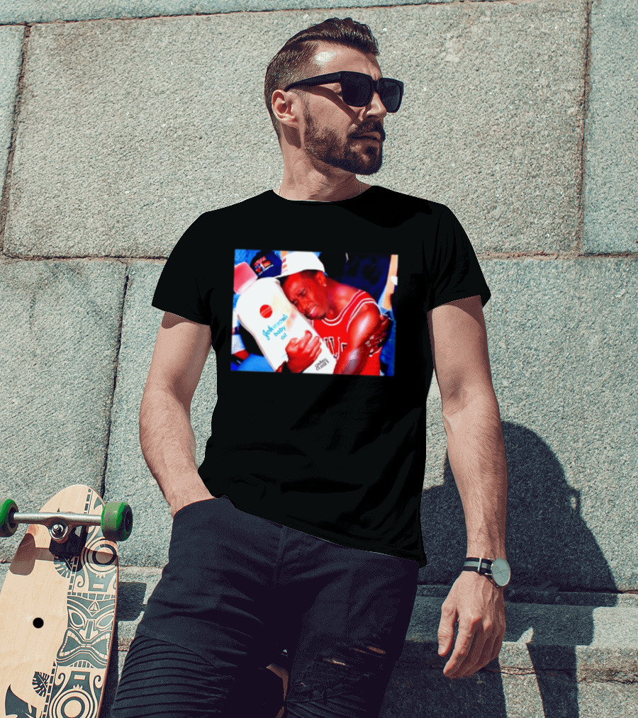 Sean Diddy Combs Johnson's Baby Oil Chicago Bulls Hugging Moment T-Shirt