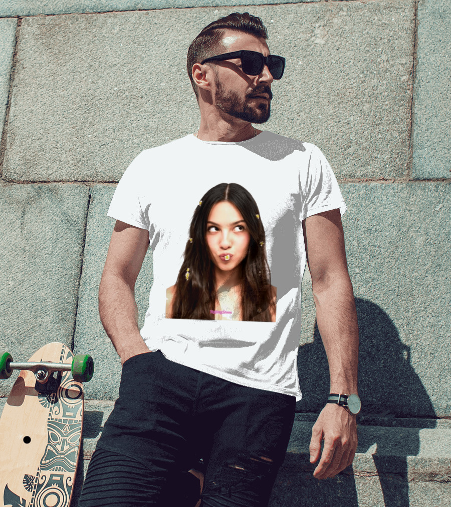 Olivia Rodrigo Rolling Stone Digital Exclusive Photo With Daisy Accents T-Shirt