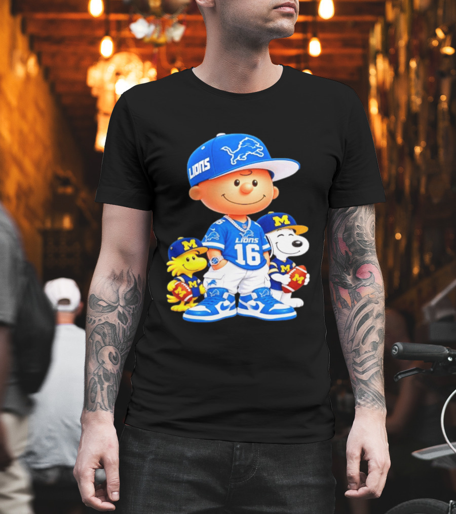Charlie Brown Snoopy Woodstock Detroit Lions Michigan Wolverines Football Fan 16 T-Shirt