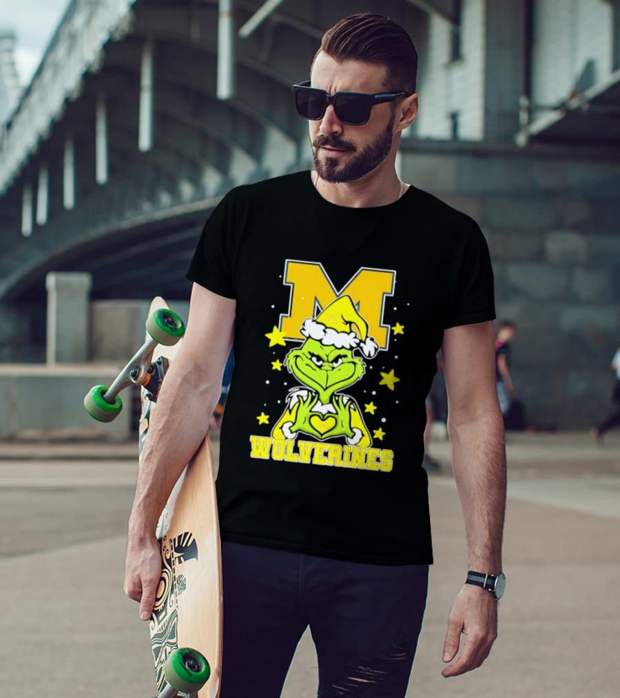 Michigan Wolverines Grinch Love Hands Christmas Football 2026 T-Shirt