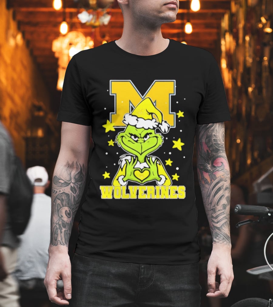 Michigan Wolverines Grinch Love Hands Christmas Football 2026 T-Shirt