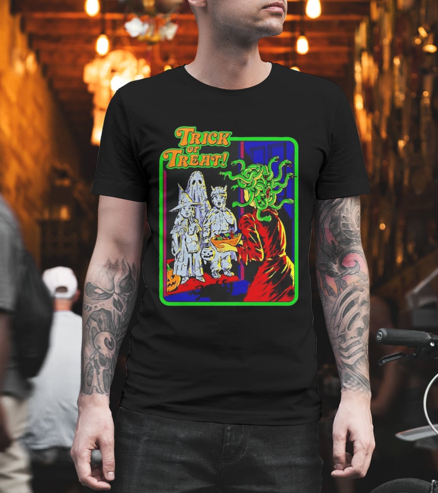 Trick Or Treat Medusa Halloween Retro Comic T-Shirt
