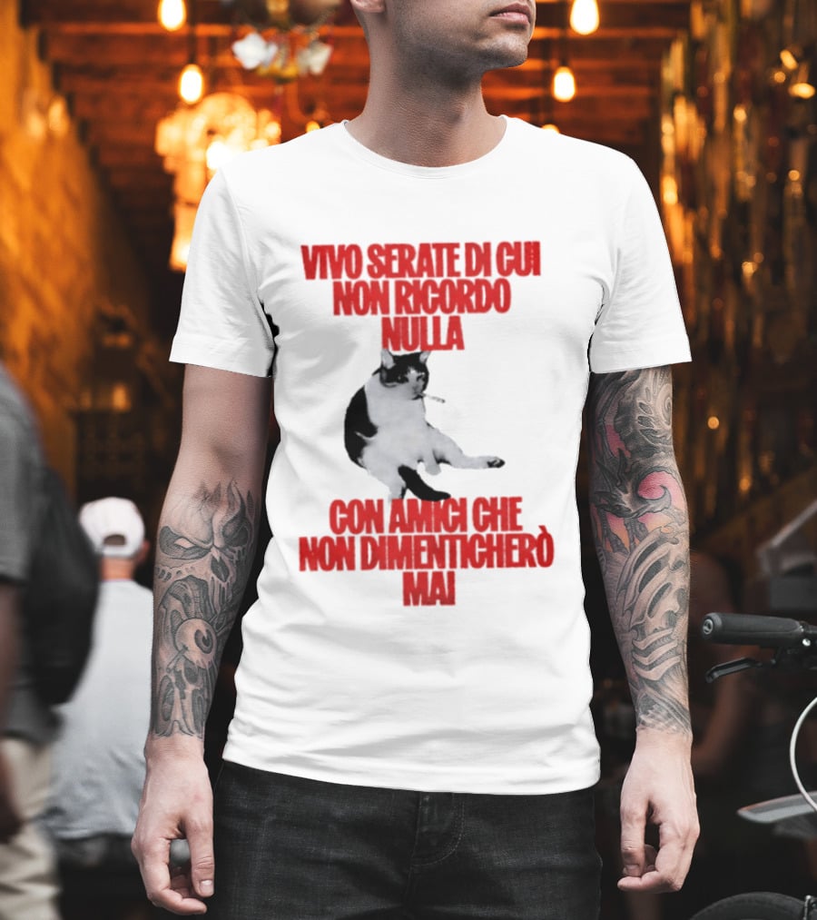 Vivo Serate Di Cui Non Ricordo Nulla Con Amici Che Non Dimenticherò Mai Gatto Divertente T-Shirt