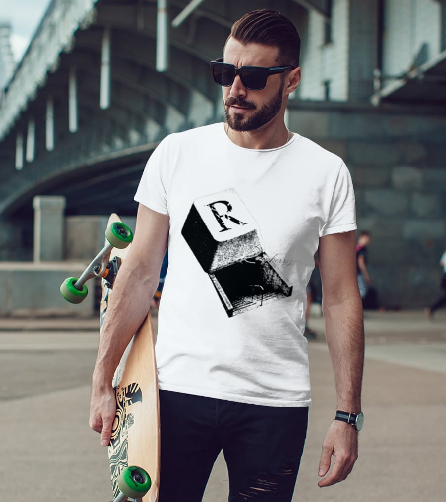 R Raspberry Minimalist Keyboard Key Block T-Shirt