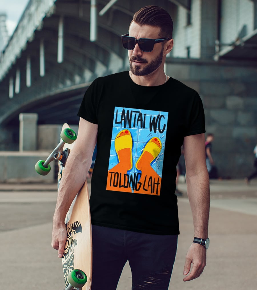 Lantai WC Tolong Lah Bathroom Floor Humor Yellow Sandals T-Shirt