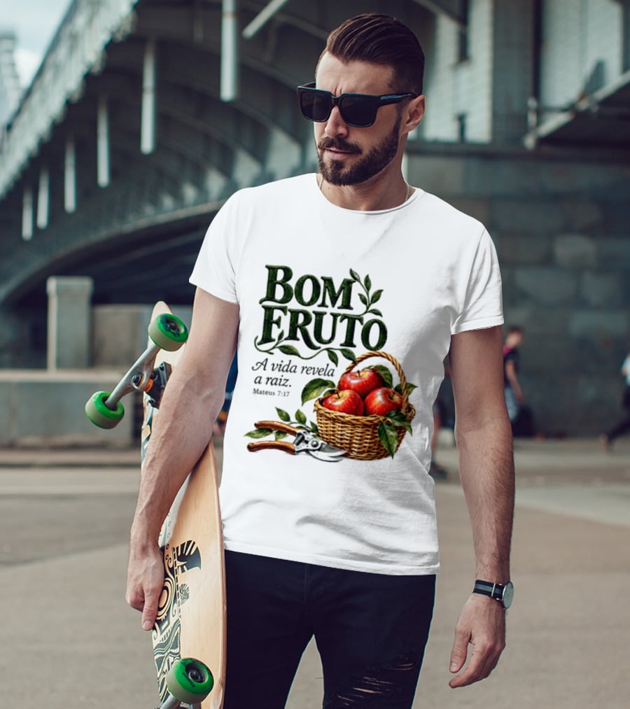 Bom Fruto A Vida Revela A Raiz Mateus 7 17 Basket Of Apples T-Shirt